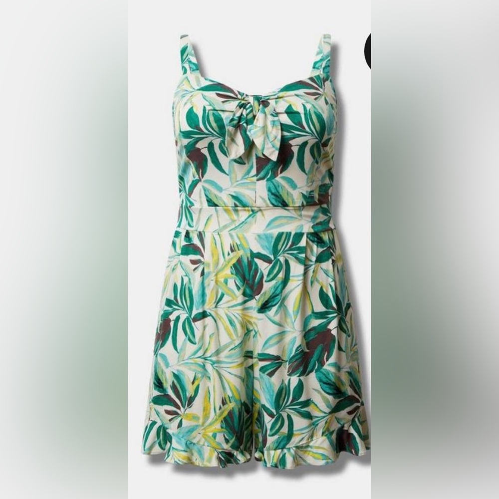 NWOT Torrid floral romper size 2